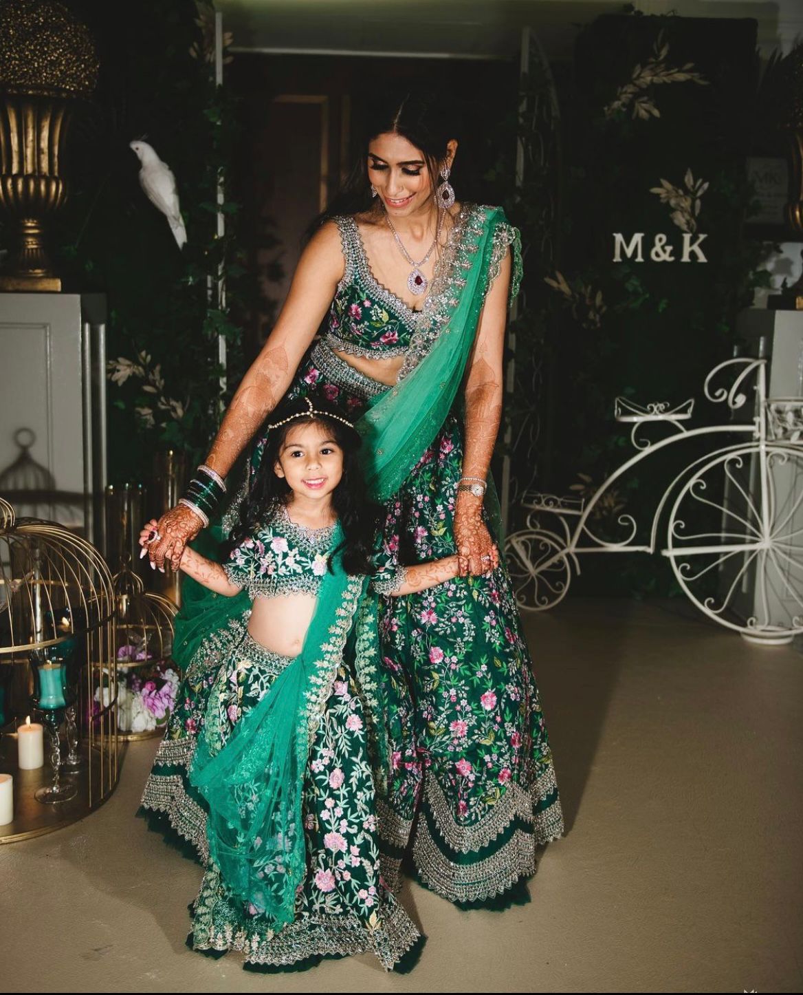 bride twinning with sister on her wedding